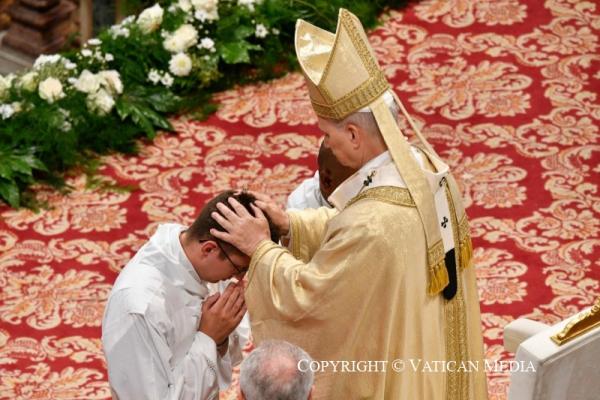 Linh Mục Có Thể Nên Thánh Không? (1)